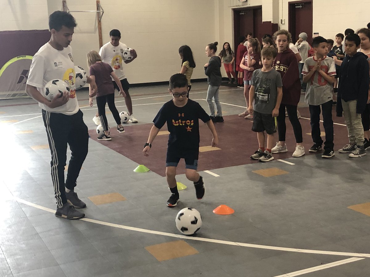 wmattingly3's tweet photo. Thank you for coming to J.L. Lyon Elementary!!! @leselementary @rey10david #D10soccer #MISD https://t.co/aIMNLggey6