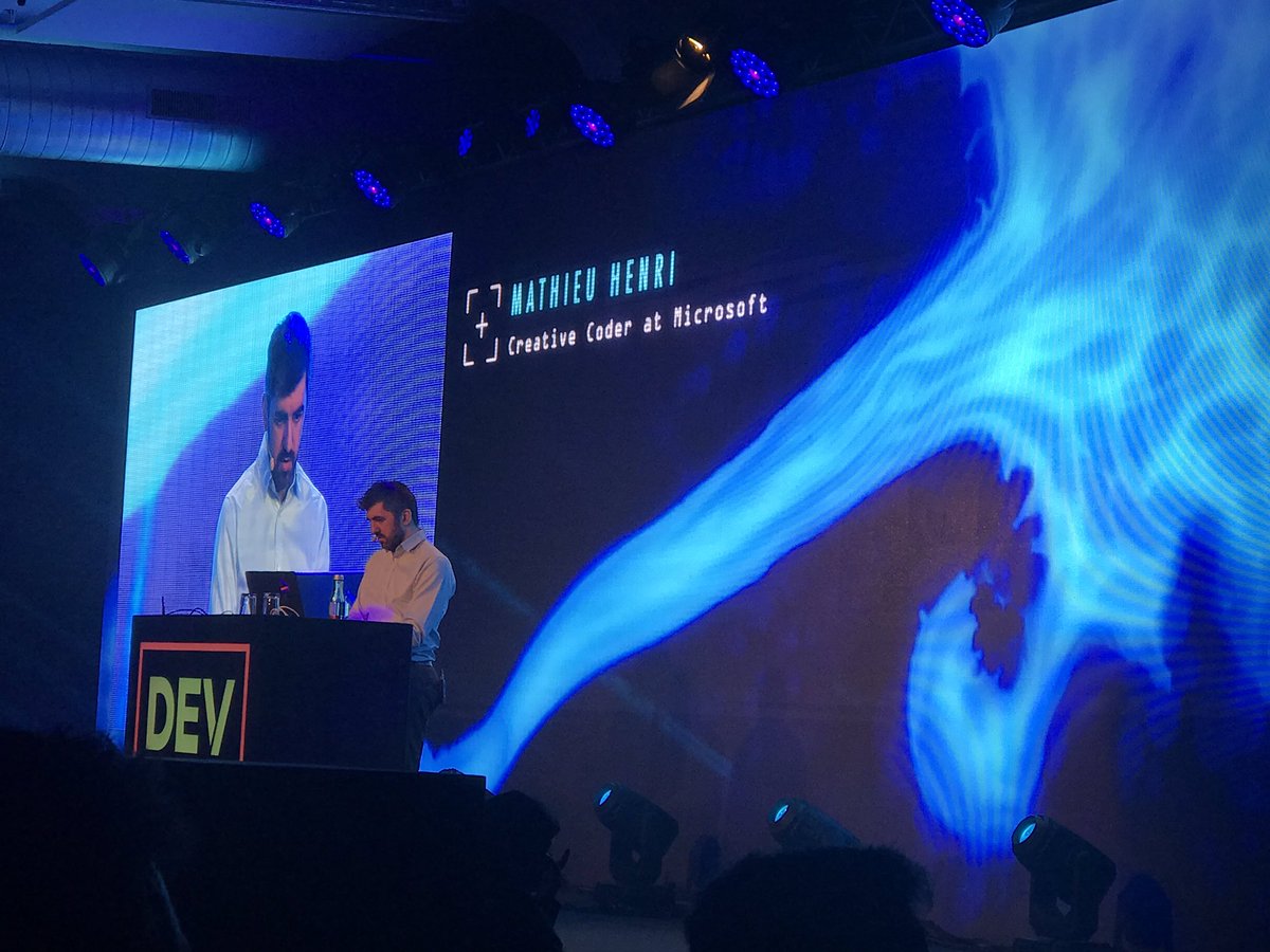 MohamedANassar's tweet image. Super entertaining live coding session by @p01 @DevOneLinz #DevOneConf