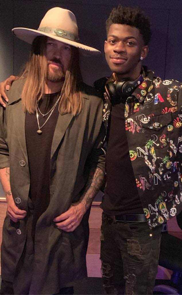 DailyRapFacts's tweet photo. Lil Nas X’s “Old Town Road” passed Drake’s “God’s Plan” for the single week streaming record. 

“Old Town Road” did 80 million streams in a week, 11 million more than Drakes hit with 69 million. https://t.co/1AdYzuWRen