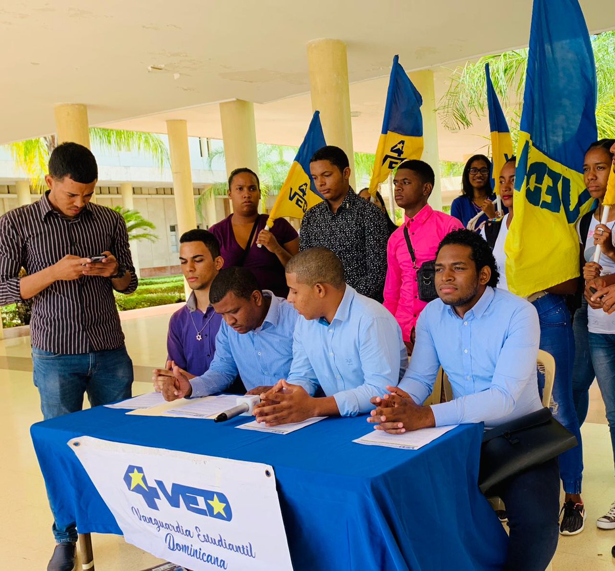 Uni_RD's tweet photo. La #VED, apéndice del #PLD en la #UASD,  busca remover “dirigente estudiantil” con más de 50 años de edad https://t.co/9nvOeY26C1 vía @Uni_RD https://t.co/0lR8CNhSlM