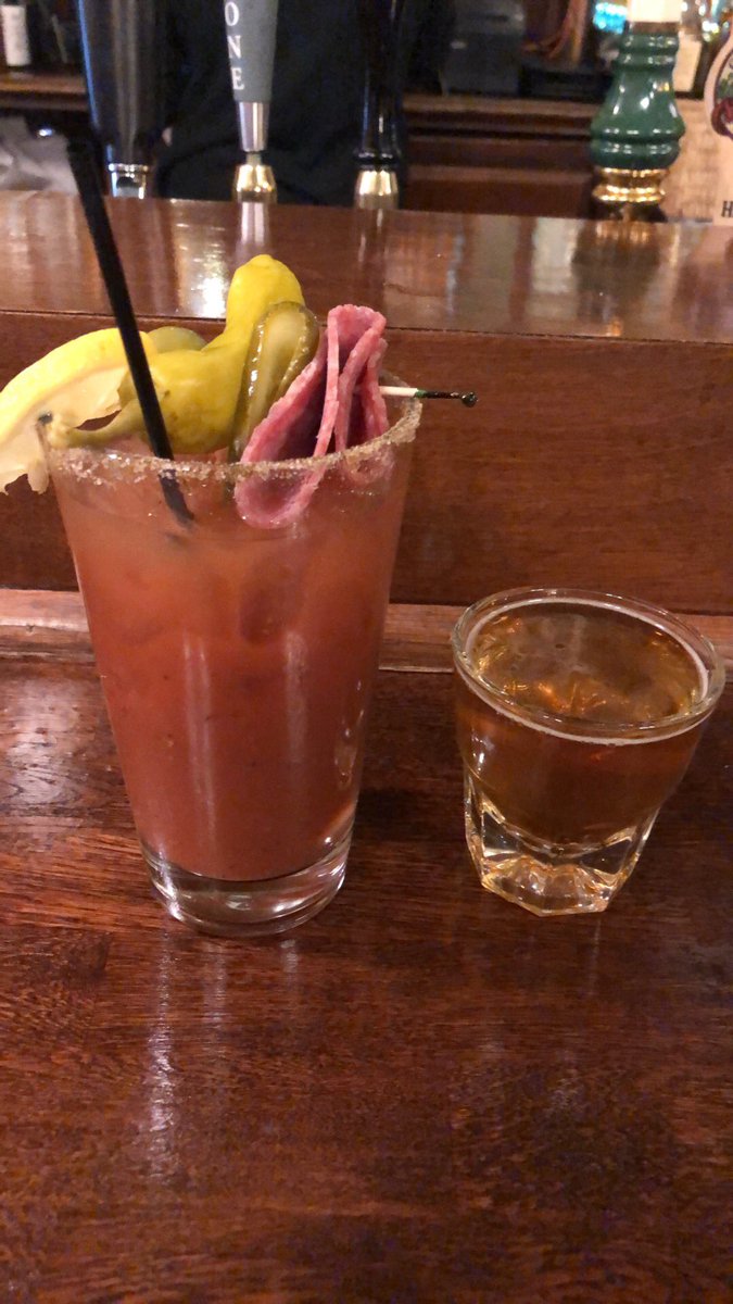 errmajo's tweet photo. Don’t worry @lukecombs we made it to Duluth. Party starts now, where you at?! 🍻 https://t.co/R4s2Wuu30E