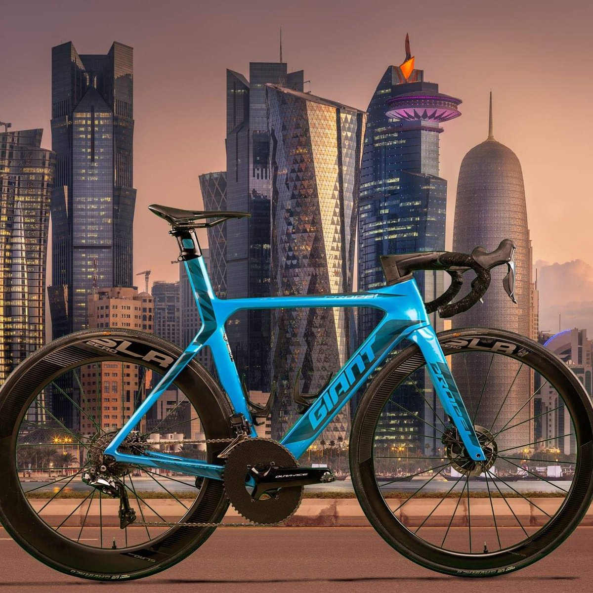 A huge thanks to @giantuk for the Propel Advanced SL Disc to cope with any high winds or rough roads on the 550km record attempt.

justgiving.com/desertofdeath