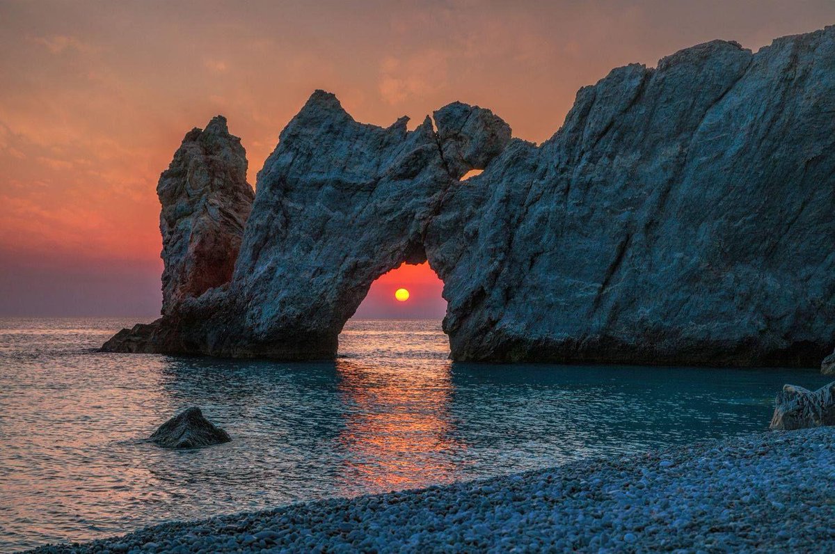 Αριστοτέλης ( Aristotelis Vavougios ) on Twitter: "Ηλιοβασίλεμα στη Σκιάθο  - Παραλία Λαλάρια ! Lalaria beach sunset - Skiathos island ! ! ! Greece  https://t.co/c01cLNCJne" / Twitter