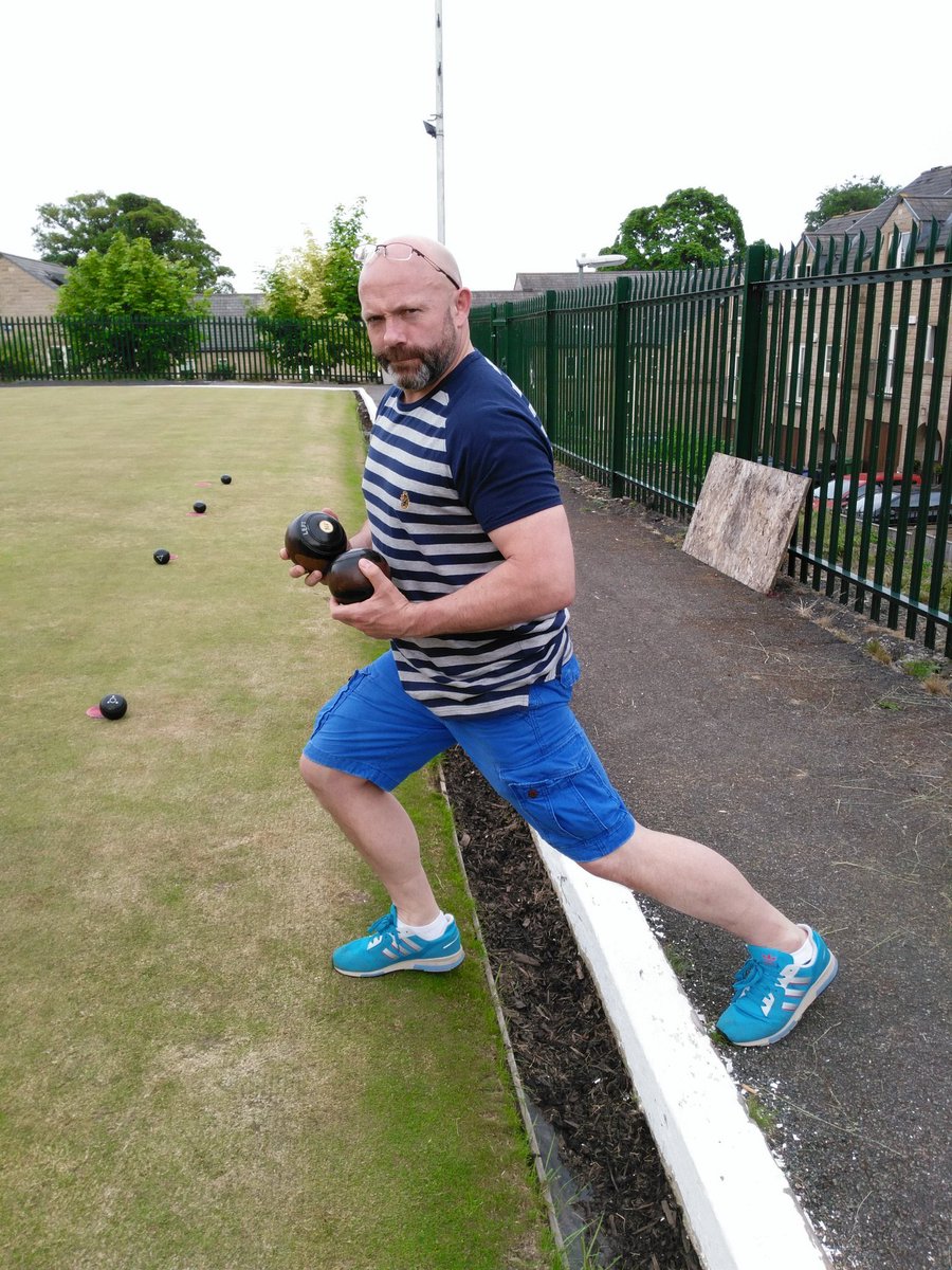BowlOrDie's tweet photo. Rob’s ready are you? The new season is nearly upon us! Practice this coming Tuesday 6.30 @ the Lib. #UTM #yearoftheMill #crowngreenbowls #BrexitDelay https://t.co/3eRExURnMP