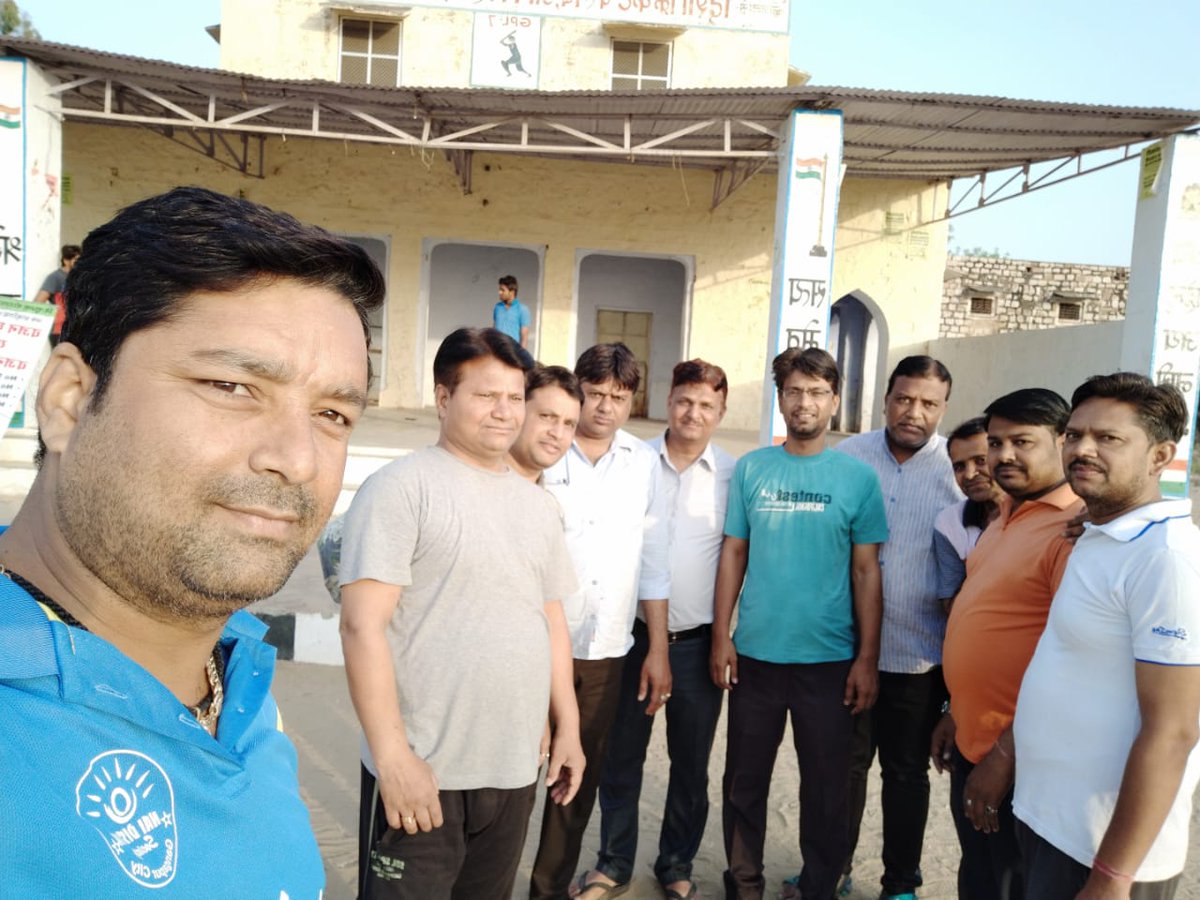 vinodatal's tweet photo. आज प्रातःकाल भ्रमण का आनन्द लेते हुए आमजन से देश मे फिर एक बार मोदी सरकार बनाने का आह्वान किया।इस दौरान शहर के व्यस्त चौपड़ बाज़ार पर चुनावी चौपाल जमाई और चाय की चुस्कियों के साथ सभी को फिर एक बार मोदी सरकार बनानें का संकल्प दिलाया।
@JaunapuriaSS @BJP4Rajasthan 
@GurjarMla https://t.co/4SHLMwE3Ev