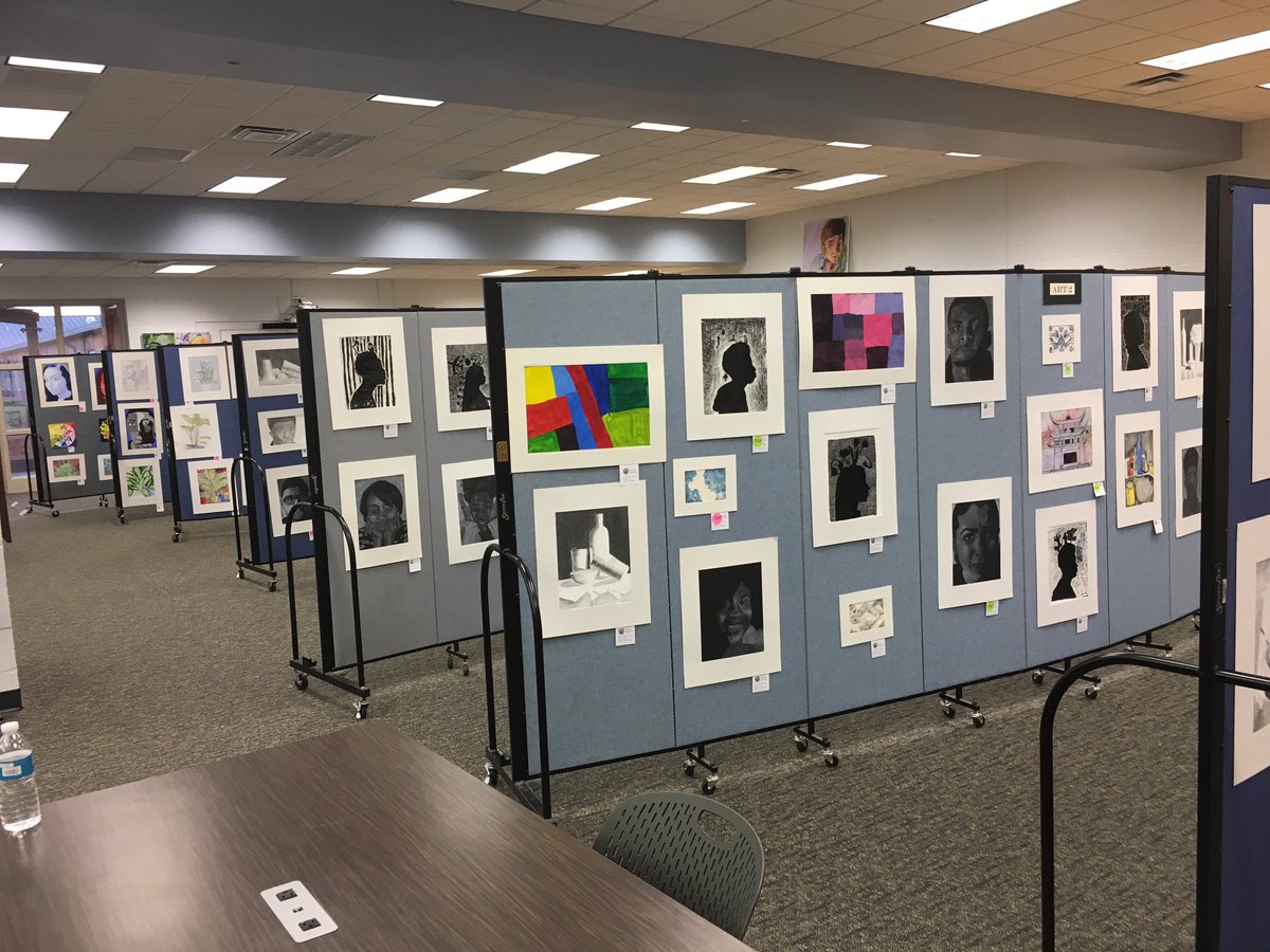 jordanartroom's tweet photo. Thanks to everyone who came to our spring art showcase! @RVisArt @rvhs @RichlandTwo #scARTedu https://t.co/hdOwIyJK1Z