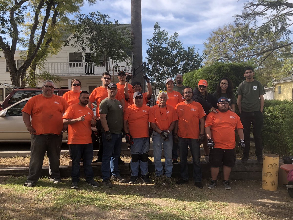 yazmincc20's tweet image. D74 Team Depot #givingback @TeamDepot_Ryan #CHOOSETOSERVE #springintoservice @bac6627 @navabrian3 @lupeadiaz @juanitaajackson