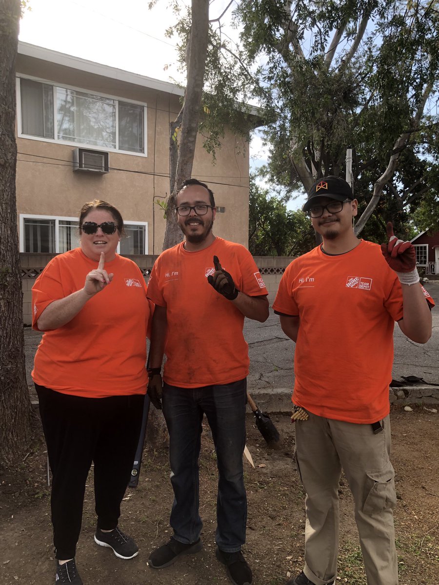 yazmincc20's tweet photo. D74 #CHOOSETOSERVE #springintoservice @TeamDepot_Ryan @bac6627 @lupeadiaz @navabrian3  #trendingorange https://t.co/aYcrs3E9xc