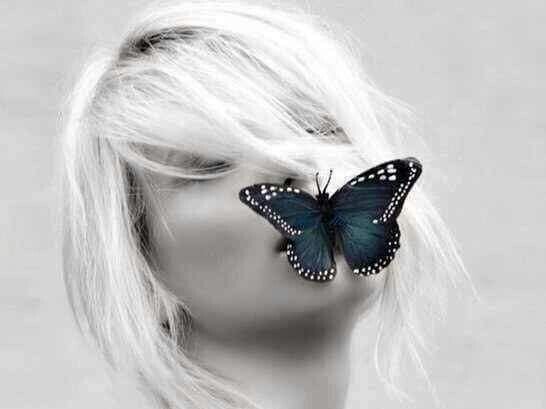 ♾

Bıçak sırtı sözlerimi ortalığa saçsaydım acıtacaktı,
 dilim-i kestim
#KalemlerinSığınağı