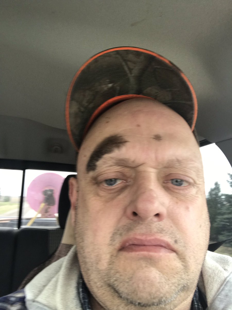 HiddenHills_'s tweet photo. Tractor oil change #shouldofzigged instead of #zagged #plant19 https://t.co/aEHKFhxbnN