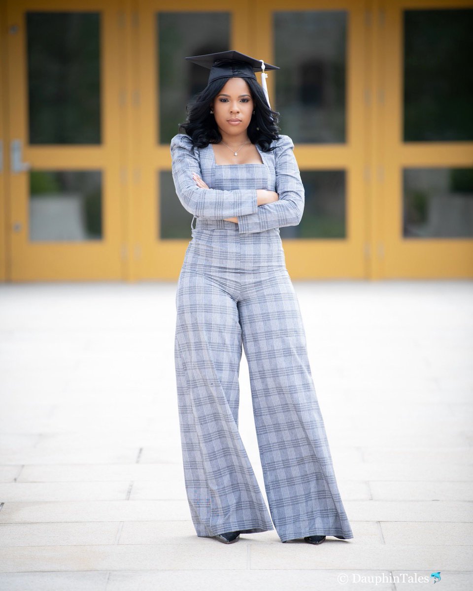SierraShantel's tweet photo. One month until graduation 🎓 #Masteredit #Classof2019 #XulaProud #Hbcugrad #DegreeMe #Xula19 #Xula #Dst1913 #dauphintalesphotography🐬 #Rimakefaces 👩🏽🎓🎉✨ https://t.co/tPPdR2uB5w