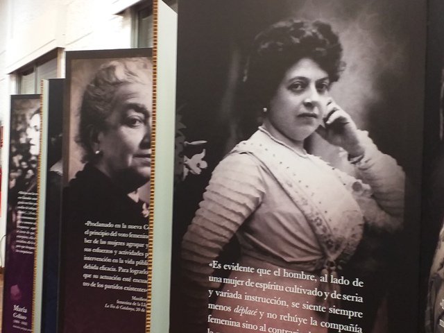 fundacionzm's tweet photo. Se presentó el día 10 de abril la muestra " Transgresoras. Mujeres de ambos lados del océano", en la Institución de Derechos Humanos.

La muestra propone un recorrido por la trayectoria de 16 notables mujeres, ocho españolas y ocho uruguayas. https://t.co/abhLAT4lP4