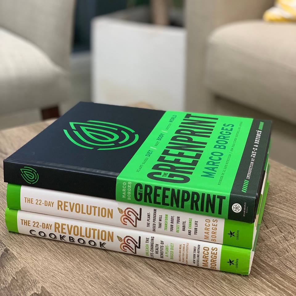 CrownPublishing's tweet photo. Enter to win an awesome Earth Day Giveaway, including three signed books by New York Times bestselling author Marco Borges! Enter before April 17th! US Residents Only: https://t.co/OsoIbjQPcn @BerkleyPub #thegreenprint #22dayrevolution #greenprintproject #marcoborges #giveaway https://t.co/58ltBOGbnl