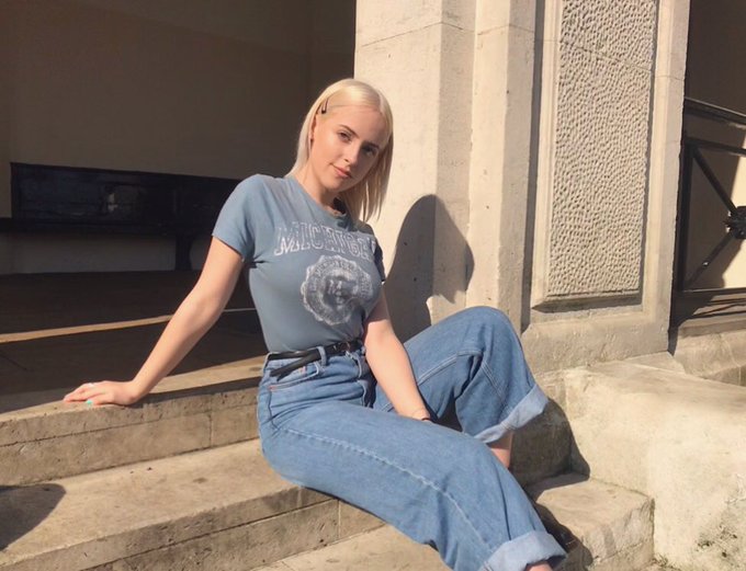 Just chilling https://t.co/HUykaDcaSw