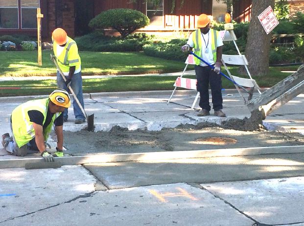 milwaukeedpw's tweet photo. Applications still being accepted for Compete Milwaukee. “Compete Milwaukee is the best thing that ever happened to me,” said Marcus Ford, a participant who went onto full-time employment with @cityofmilwaukee. 
#ConstructionJobs 
#40hoursaweek

Full flyer
https://t.co/rltTFR8BgV https://t.co/IUipAWYn05