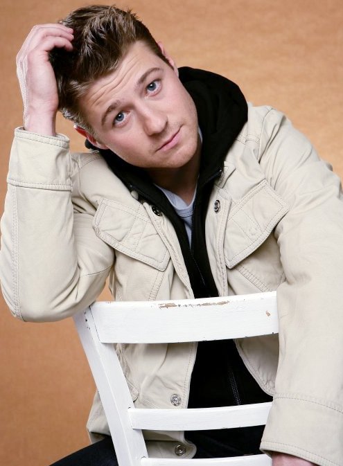 UniverHollywood's tweet photo. Foto;
@ben_mckenzie;
@Gotham;
#TheOC;
@Southland_TNT;
@MenatWorkTBS;
#TheAccidentalWolf
#88Minutes
#JAG
#JohnnyGotHisGun
#DecodingAnnieParker
#AdventuresInTheSinBin
#GoodbyeWorld
#TheAdvocates
#BatmanYearOne
#ScoobyDooMysteryIncorporated
#TheDistrict
#HowToMakeLoveLikeAnEnglishma https://t.co/vAgwzB9J6r