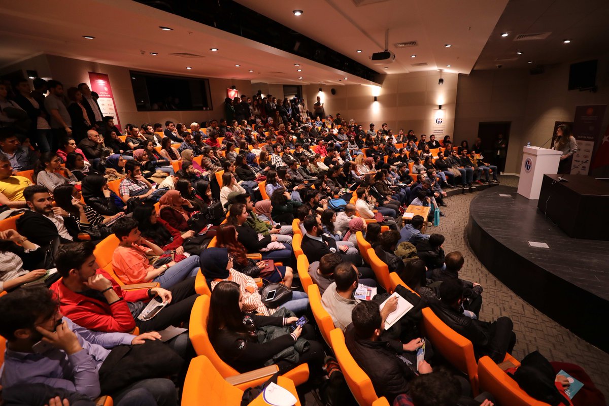 gaziantepUniv's tweet photo. @ikaf_19 kapsaminda açılış sonrası 13 farklı etkinlik düzenlendi. 
Yaklaşık 2.200 öğrenci ve mezun çeşitli seminer, panel, workshop ve yarışmalara katılma imkanı buldu.
#yetenekheryerde
#İpekyolukariyerfuarı
#bolgeselkariyerfuarları
#GaziantepÜniversitesi
#Gaziantep #gaunmavera https://t.co/lelcGF3x9H