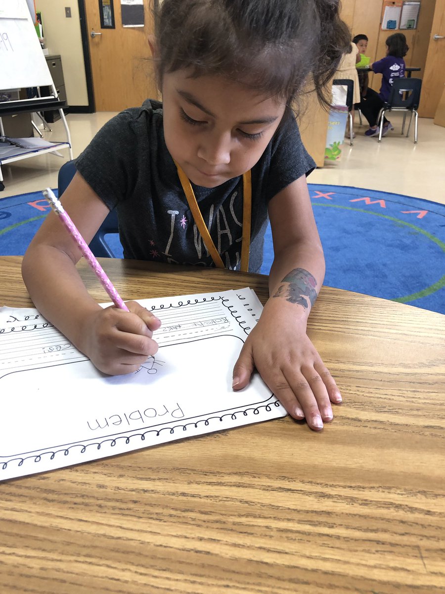 katelipscomb's tweet image. Little Voyagers planning out the different parts of their fairytales! 
They are the best authors! #multiagelearning #littlewriters @bowiechamps