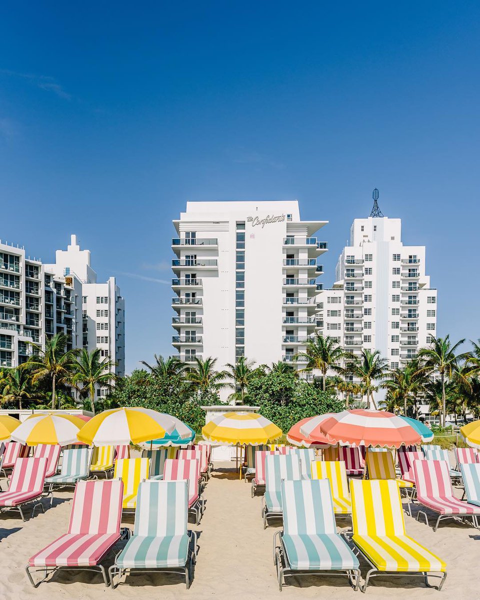 AndazMiami's tweet image. Discover an endless summer at #TheConfidante ☀️🌴  #MiamiBeach #MiamiViews | IG 📸: sassafranski