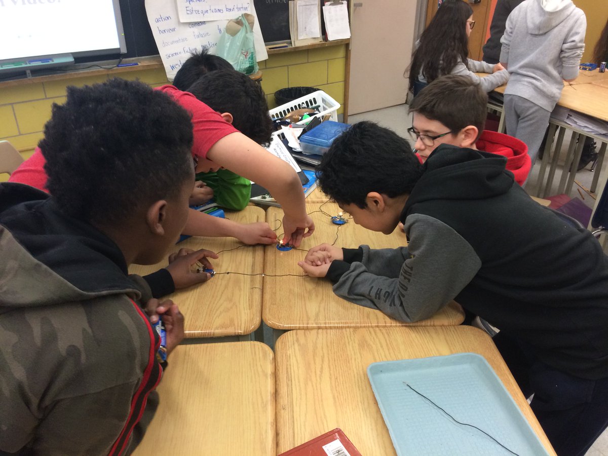 Grade 6 students explore the difference between series and parallel circuits <a href="/LisgarHWDSB/">Lisgar School HWDSB</a> <a href="/HWDSB/">HWDSB</a>