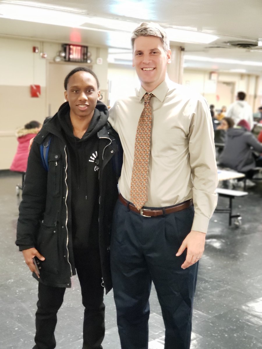 BPHSParents's tweet photo. Team Lansner! #BrooklynPrepHS #JuniorNight @BKNHSSuptRoss @brooklynprephs @TPaulin_FSL @DOEChancellor https://t.co/pu9JgvB7JB