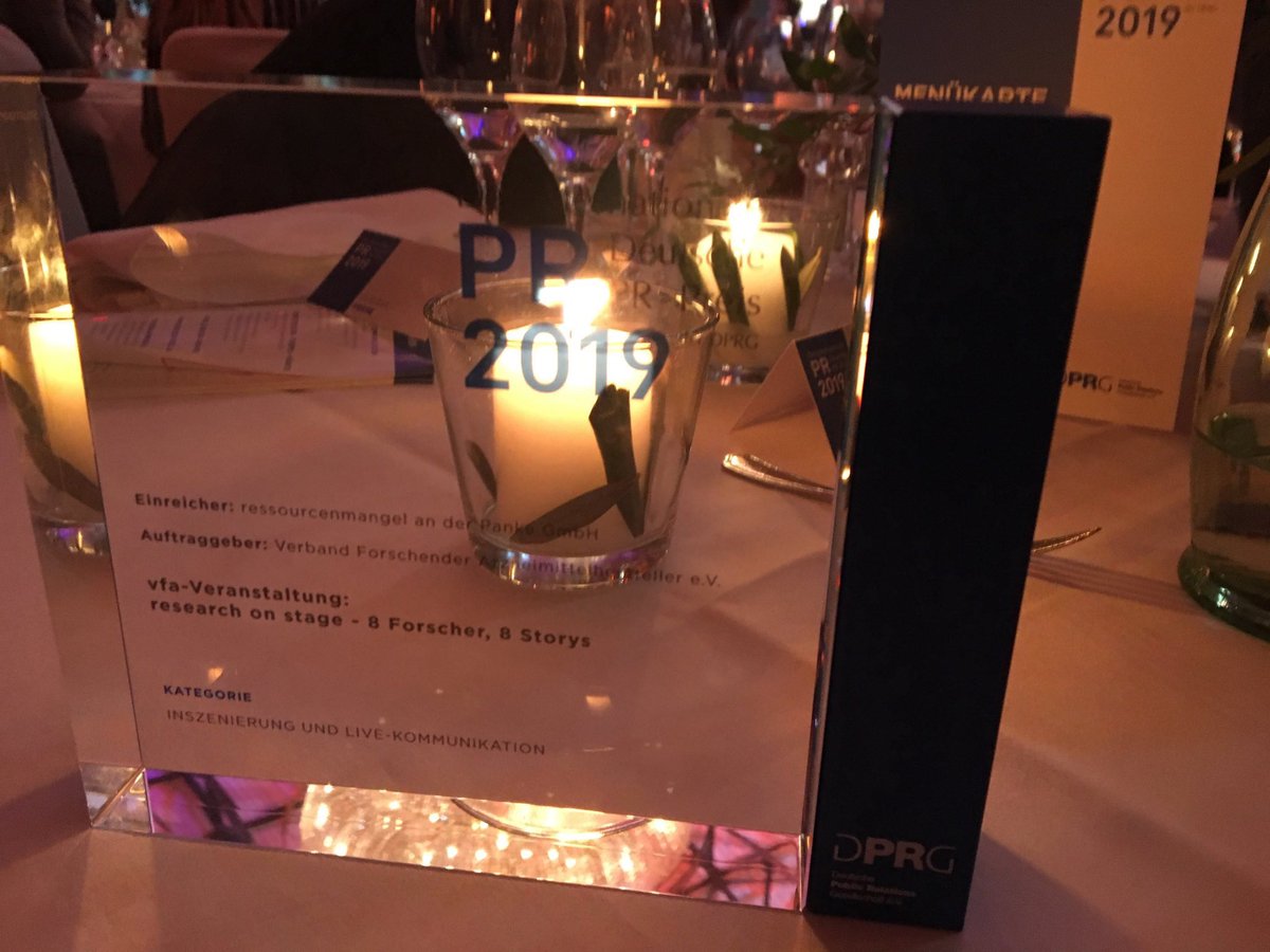 vfapharma's tweet photo. 🏆🥂🍾✌️
What a night! Freude pur!! @hoyer_k und @cl_frese holen für uns den #prpreis nach Berlin! Einen Riesendank an
@roche_de @abbvie_de @GSK_DE @sanofiDE @ViiVHC @GesundheitBayer @MerckHealthcare @MSD_Deutschland @Zeichenmangel für https://t.co/hVksHBqFiP #researchonstage https://t.co/DyKhrwZXTB