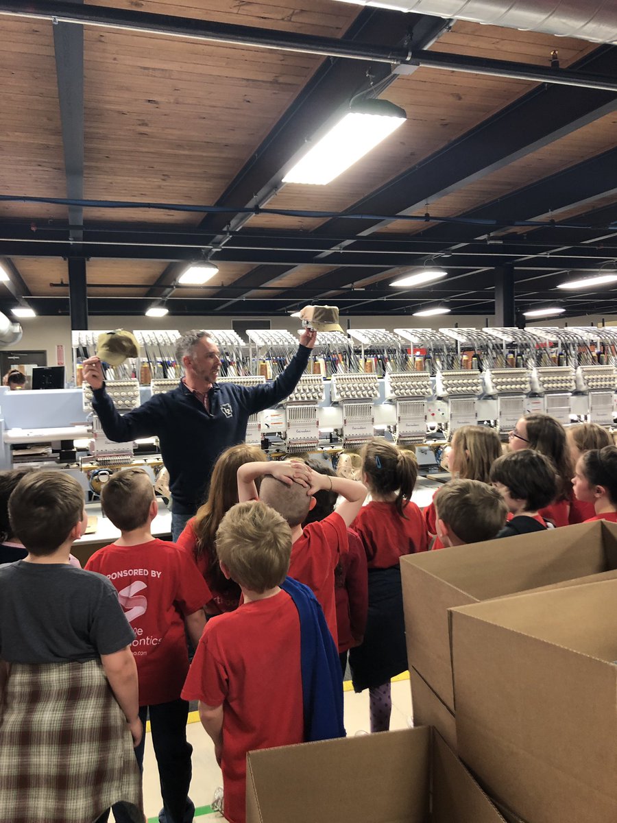 MissMonighan's tweet photo. Great day learning about local businesses with first grade! #LegacyAthletic #fieldtrip #bearsba https://t.co/8zOPTh1H4g