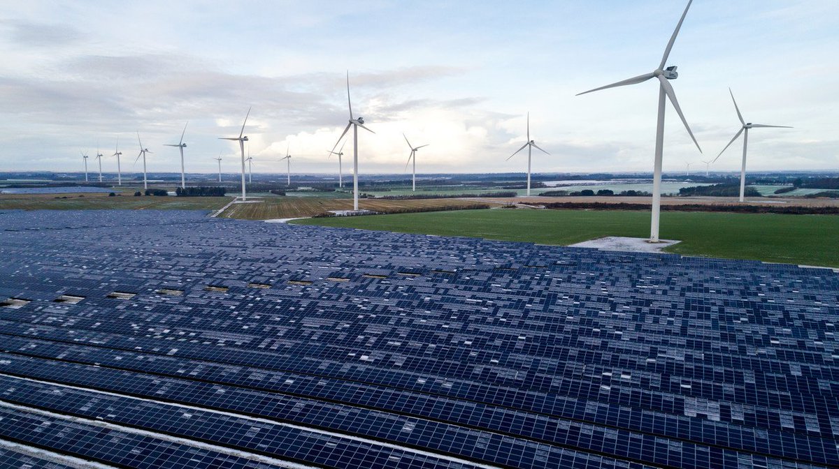Vestas's tweet photo. #Vestas is to acquire a minority stake in SOWITEC to support our co-development strategy and improve our hybrid offering.
Read more here: https://t.co/3bdInzIKUu https://t.co/8L9ch0JBqe