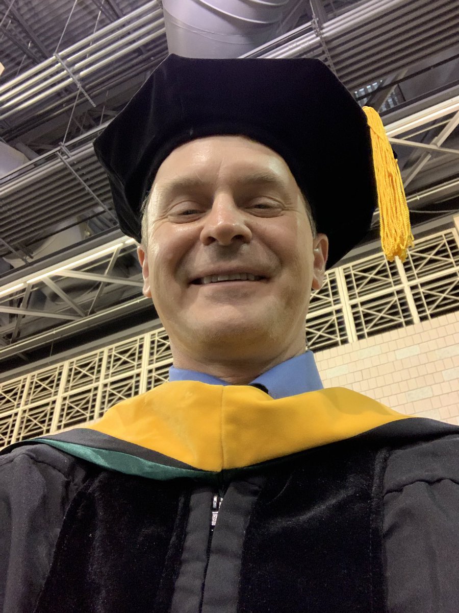 DrRobFrom605's tweet photo. Ready for my Mastership ceremony in the ACP. So proud and excited to be honored by my peers. Also looking good in the regalia! @IM2019 @IMProud @SD_ACP @SDSMA @ACPinternists @krahm0403 @AmerMedicalAssn @jessicalewis89 @DavidBloomberg @JeffProbst @jodiwincheski @robcesternino https://t.co/UIlhijgAgI