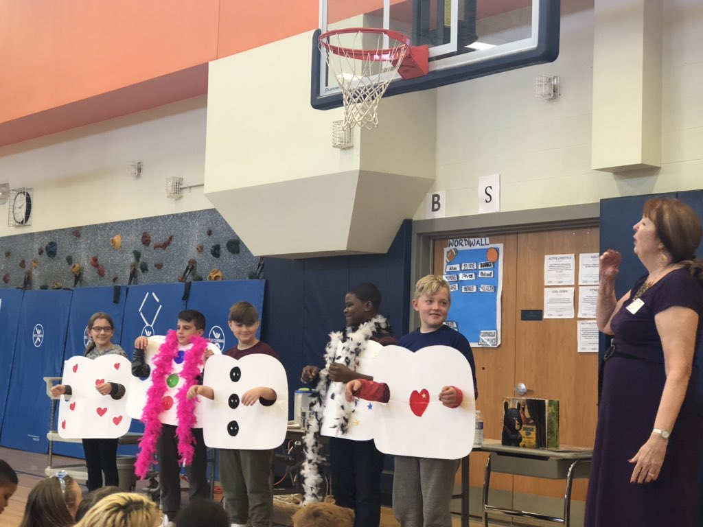 DrBalintfy's tweet photo. Thank you @LESPFO for sponsoring our visiting author, @SANDRA_MARKLE, at LE today. A big shout out and THANK YOU to our Reading Specialist, @mary_rys and our Librarian, Laura Esposito, for hosting Ms. Markel today. #WeAtLE #LiverpoolTheFamily #LiverpoolLeads 🔶💙🔶 https://t.co/Znmx070znm