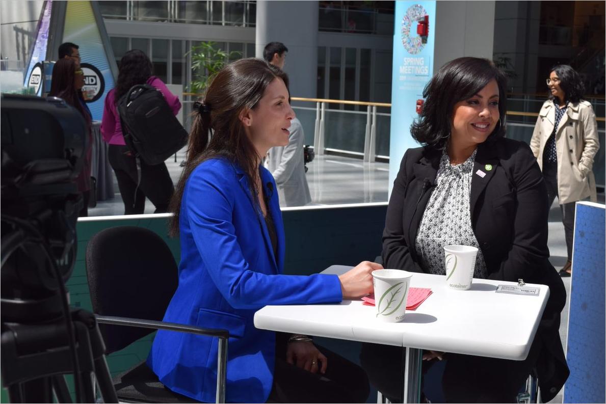 WorldBankGroup's tweet photo. Didn't watch our earlier Global Voices  @facebook Live interviews with thought leaders in development? Enjoy the behind the scenes photos below and catch the replays, here--> https://t.co/efWLge4tsD  #WBGMeetings https://t.co/07aixQJKMa