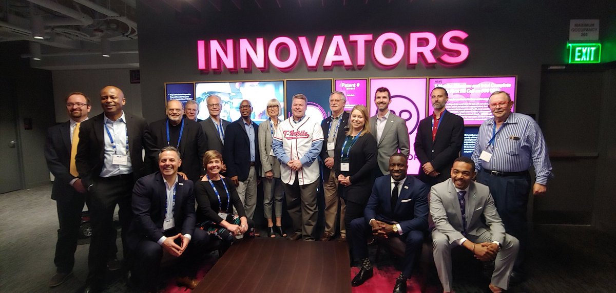 leagueofcities's tweet photo. The title says it all: Each and every local leader will have to #innovate to prepare our cities, towns and villages for the coming tech changes. Thanks to @TMobile for showing us all the future possibilities. https://t.co/ax2I2bzdVz