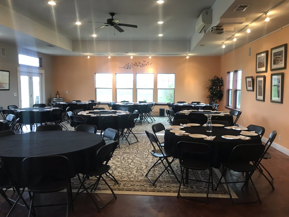 FieldWatchInc's tweet photo. Getting ready for the first #GrowingGoodNeighbors dinner in #Kansas! A pilot program launched in #Missouri in 2018, GGN is expanding &amp; bringing #ag communities together! https://t.co/THL4JJafU1 https://t.co/9EO2Zgkk74