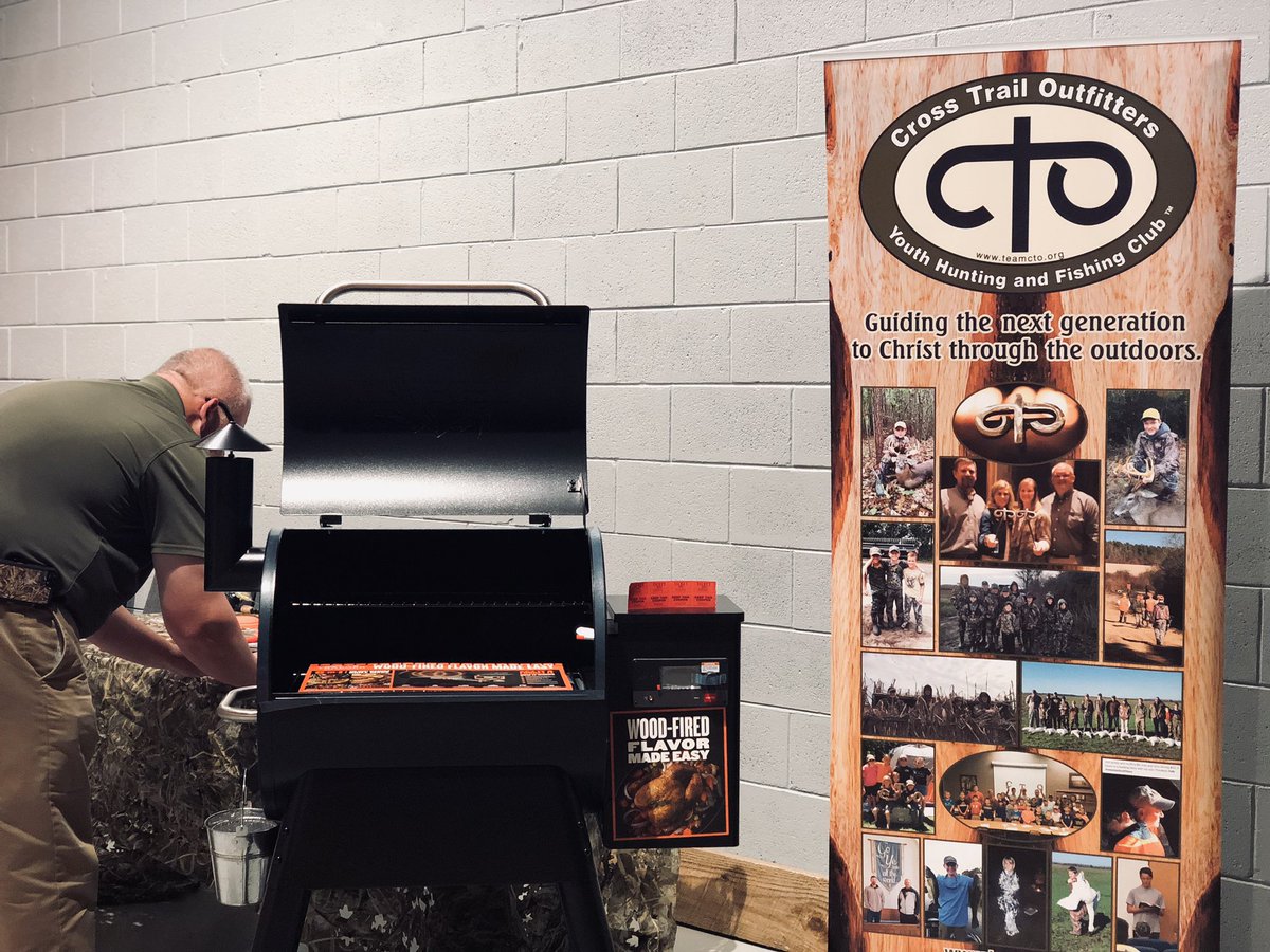 CRCBenson's tweet photo. Doors are open and delicious grilled hot-dogs are coming right up! 🔥

Come now to hang out with your brothers and have some good food, play ping-pong, foosball, pool, etc.

Also, come by the CTO table and find out more about this great outdoors ministry 👍🏼 #RealMenLead https://t.co/cKFqIbVZq5