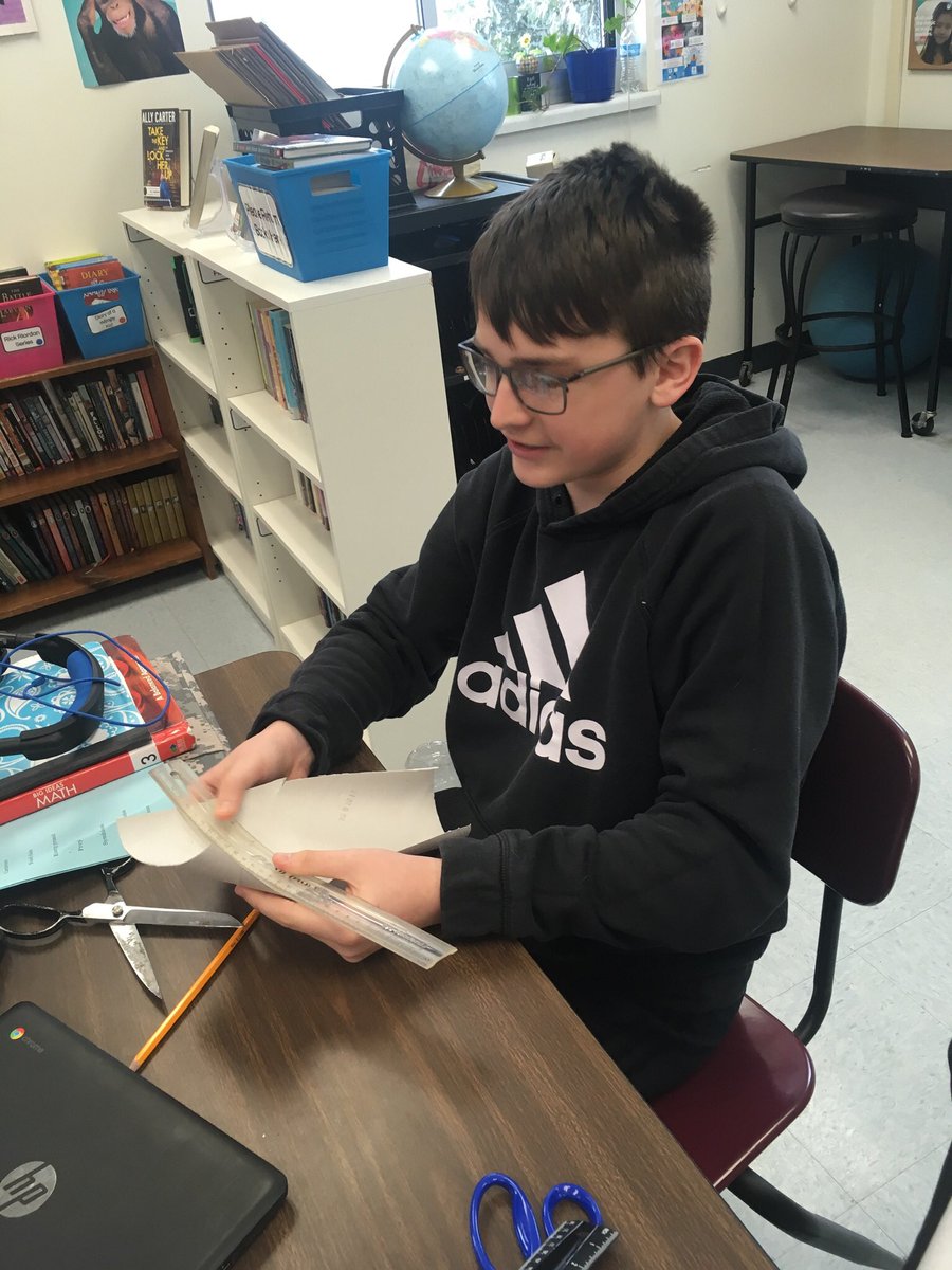 MsSeefeldt's tweet photo. Deriving formulae for lateral surface area of a cylinder with toilet paper tubes! #mathrocks  @GoStockbridge https://t.co/Im2Pn4EffW