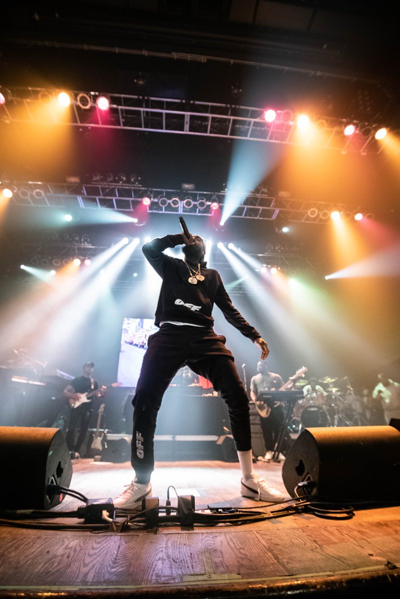 Cal615_'s tweet image. Don’t let his death be in vein. This is an opportunity to start over. An opportunity to do better and be better. I want to see all my people be able to run that #VictoryLap #RipNip #LongLiveNip