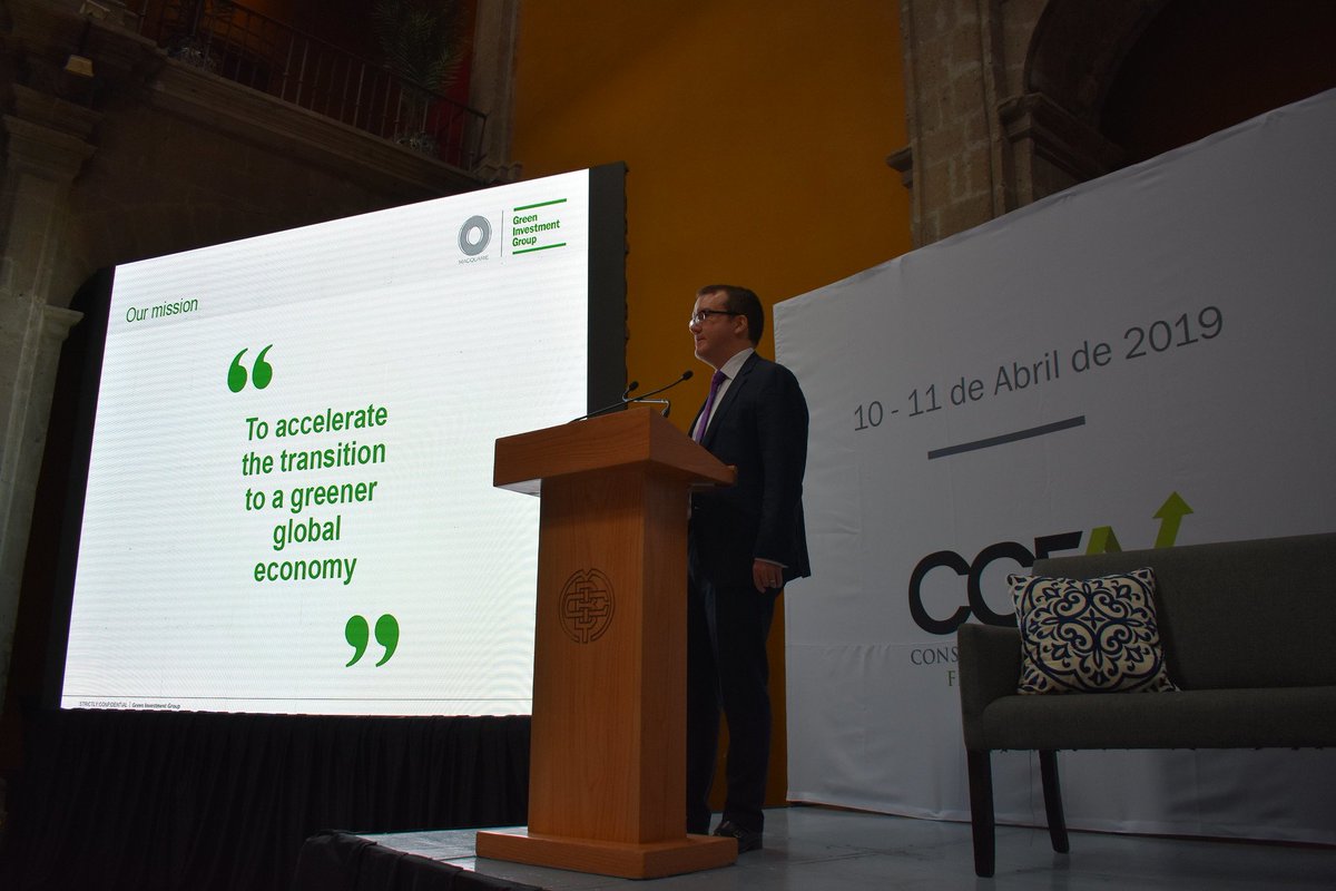UKinMexico's tweet photo. .@GGTempleton de @GreenInvGroup nos habló de cómo las finanzas sustentables son mucho más redituables que las que no contemplan este factor. Es momento de que migremos a este modelo todos los sectores, especialmente el financiero. #FSMX19 https://t.co/xId4v0qiPV