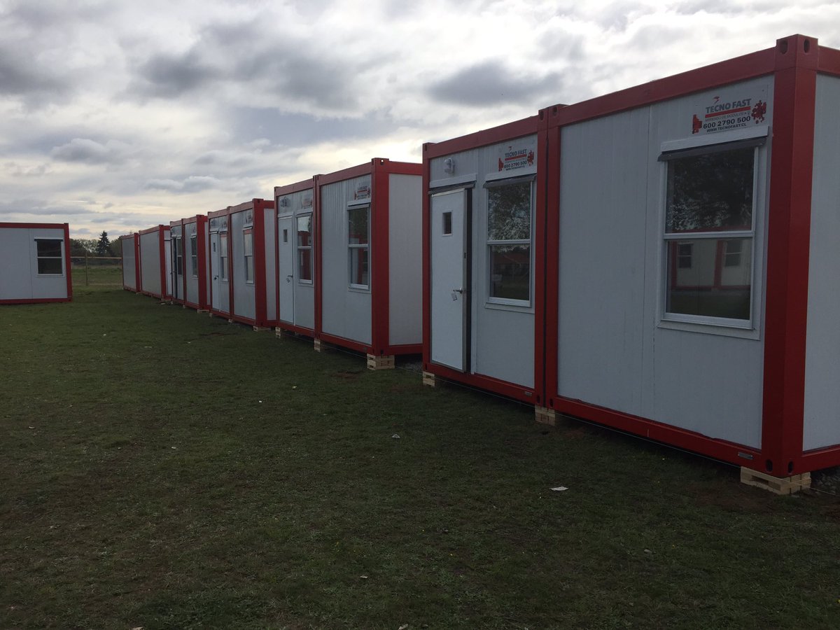 daemllanquihue's tweet photo. Estamos en plena reparación de nuestra escuela rural Los Pellines e instalando la escuela de emergencia para este periodo de trabajo https://t.co/js4sApJzBu