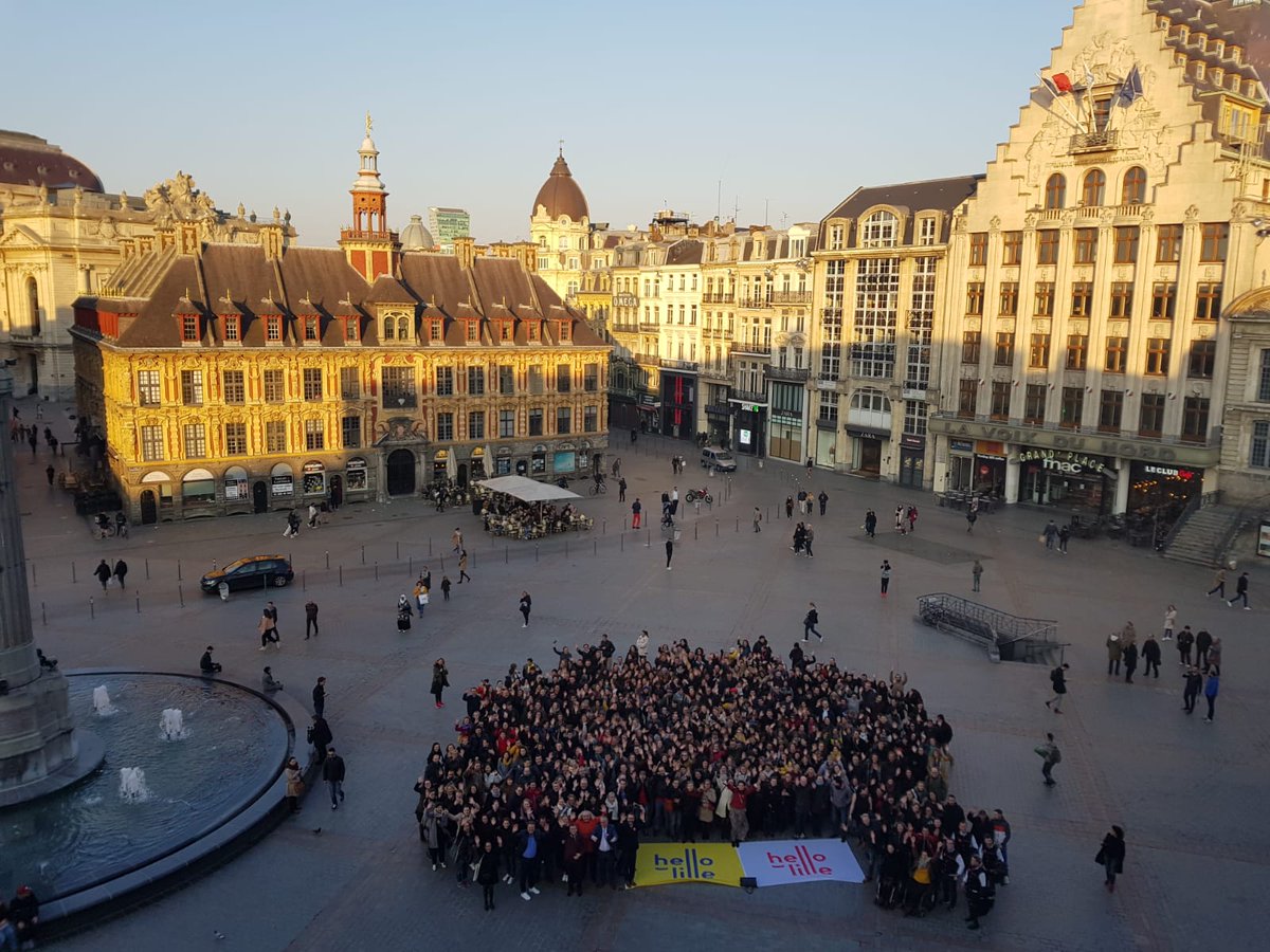 Un seul mot : MERCI ! 600 blogueurs et exposants réunis sur la Grand Place à Lille ! #hellolille #WAT19