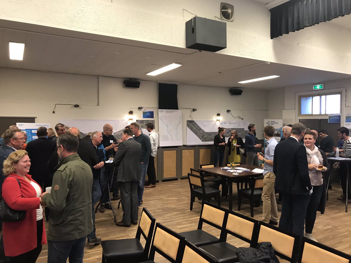 Veel belangstelling in Herxen bij inloopbijeenkomst #IJsseldijk over #dijkversterking tussen. Zwolle en Olst. <a href="/Gemeente_Zwolle/">Gemeente Zwolle</a> <a href="/GemOlstWijhe/">Gemeente Olst-Wijhe</a> #HWBP