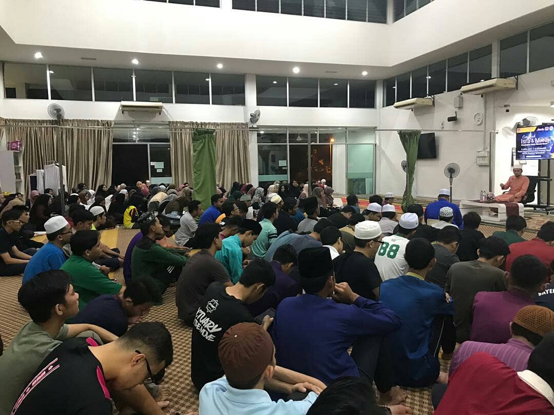 jpkuitmseremban's tweet photo. [11 APRIL 2019] telah berlangsungnya ceramah Isra' &amp; Mi'raj: Menyingkap Sirah, Mencari Ibrah di Pusat Islam Sheikh Haji Ahmad Said

Penceramah: PU Muhsin

#fesko19 
#isaf
#artdeen
#jpkvengers
#jpkuitmseremban1819 
#penerajukesejahteraanpelajar https://t.co/FWWyw2Yzh5