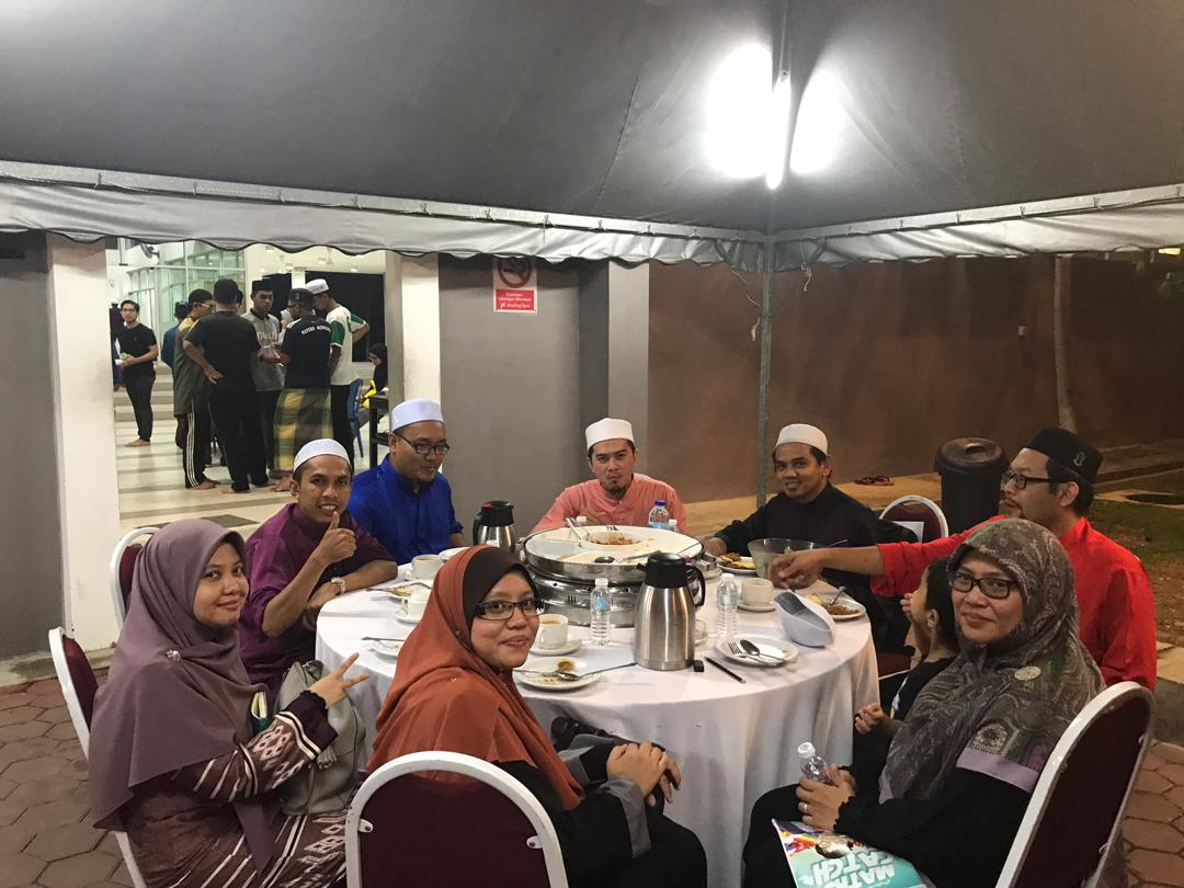 jpkuitmseremban's tweet photo. [11 APRIL 2019] telah berlangsungnya ceramah Isra' &amp; Mi'raj: Menyingkap Sirah, Mencari Ibrah di Pusat Islam Sheikh Haji Ahmad Said

Penceramah: PU Muhsin

#fesko19 
#isaf
#artdeen
#jpkvengers
#jpkuitmseremban1819 
#penerajukesejahteraanpelajar https://t.co/FWWyw2Yzh5