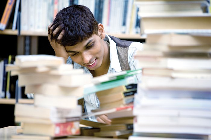 How to help your student deal with stress: hubs.ly/H0hkNSz0