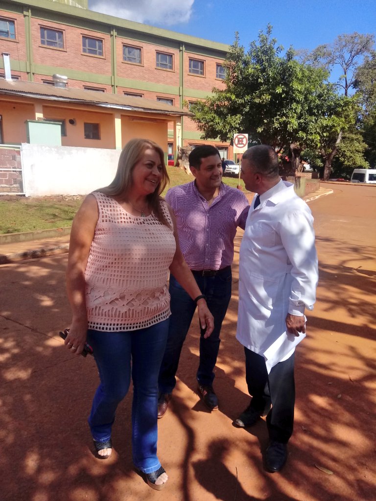 CGEMisiones's tweet photo. Con gran felicidad inauguramos la Escuela Domiciliaria Hospitalaria en el Hospital SAMIC de Pto. Iguazú junto a @ivonneaqui @mariluleverberg, al Intendente Claudio Filippa y toda la comunidad hospitalaria y educativa de la ciudad de las cataratas #LaConfianzaEsEsperanza https://t.co/zRr6VCetQX