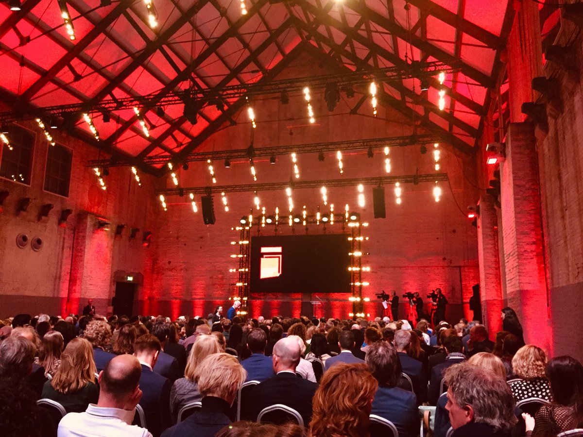 dupho_nl's tweet photo. #wegaanbeginnen ⁦@WorldPressPhoto⁩ https://t.co/gqrytiNTPz