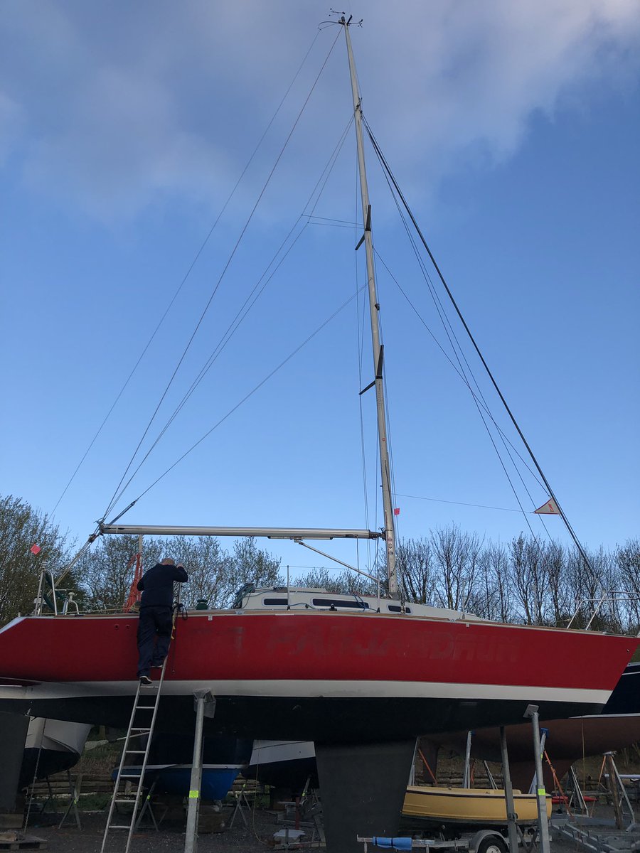 ClubHaven's tweet photo. Getting boat ready #hpyc https://t.co/6pZYIHjOTR