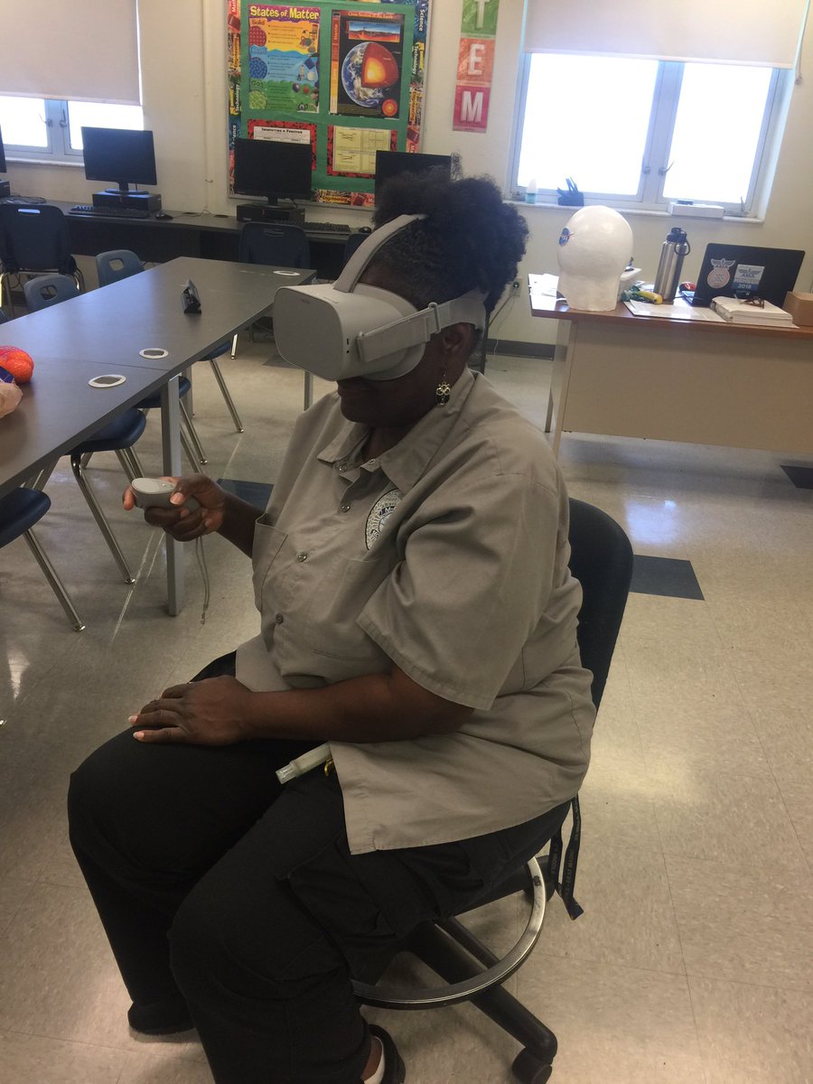 LibniSimons's tweet photo. Technology PD Across curriculum https://t.co/q2FqB4QCwD