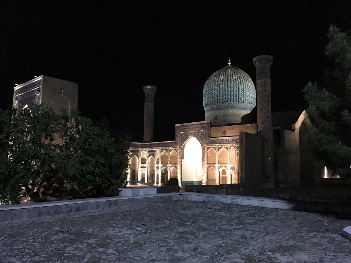 VeroTheDonktor's tweet photo. Soaking in the beauty of Gur Emir at night. #samarkand #timurleng #guremir #onthesilkroad https://t.co/mK3siqIoaM