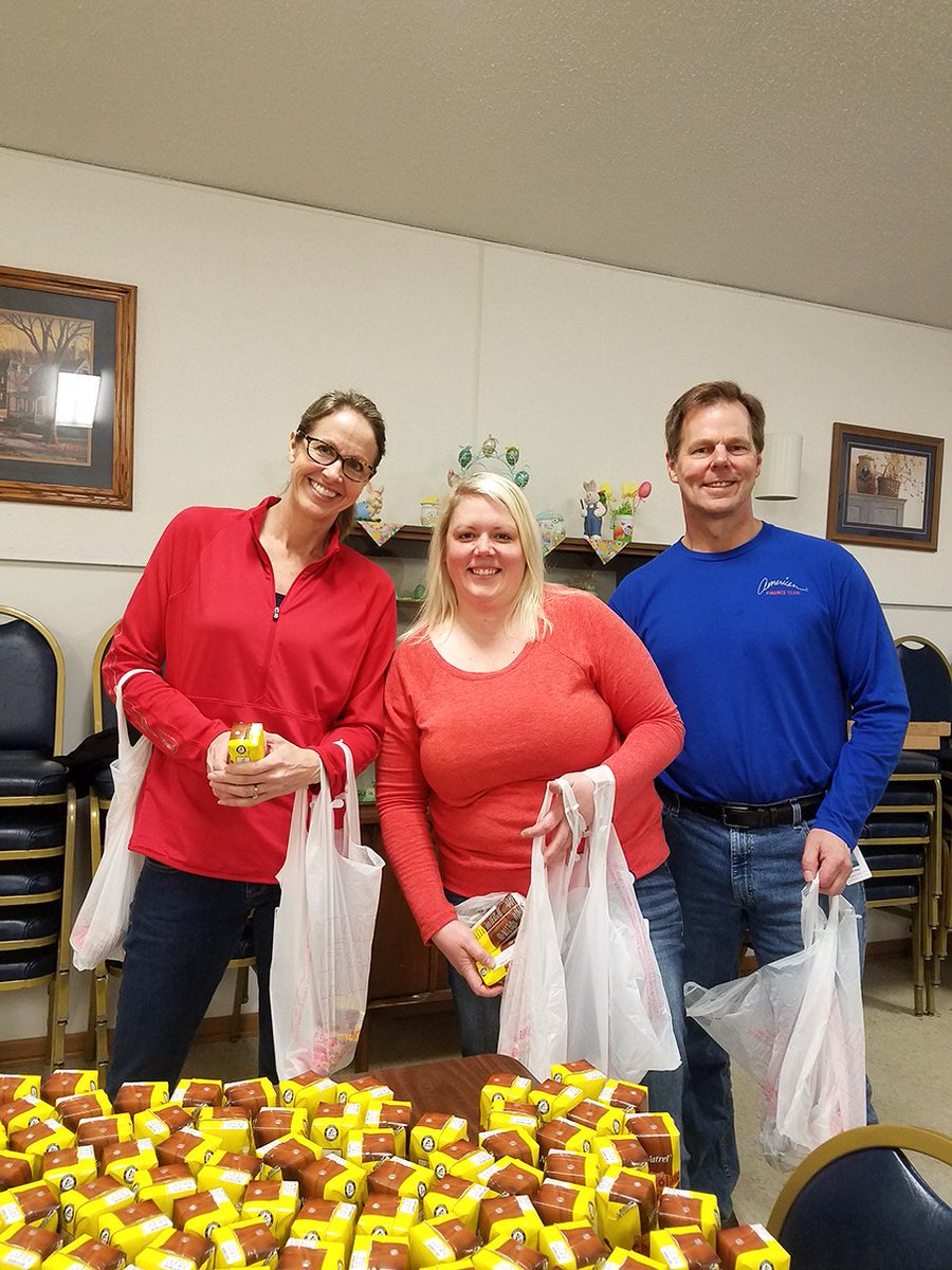 americanbus's tweet photo. Our team assembled 600 bags yesterday for the United Way's Backpack Attack initiative. These bags will be distributed by the area school district as weekend meals for kids in need. Thank you to everyone involved! ♥️ #backpackattack #community #unitedway https://t.co/33HQUCJD2X