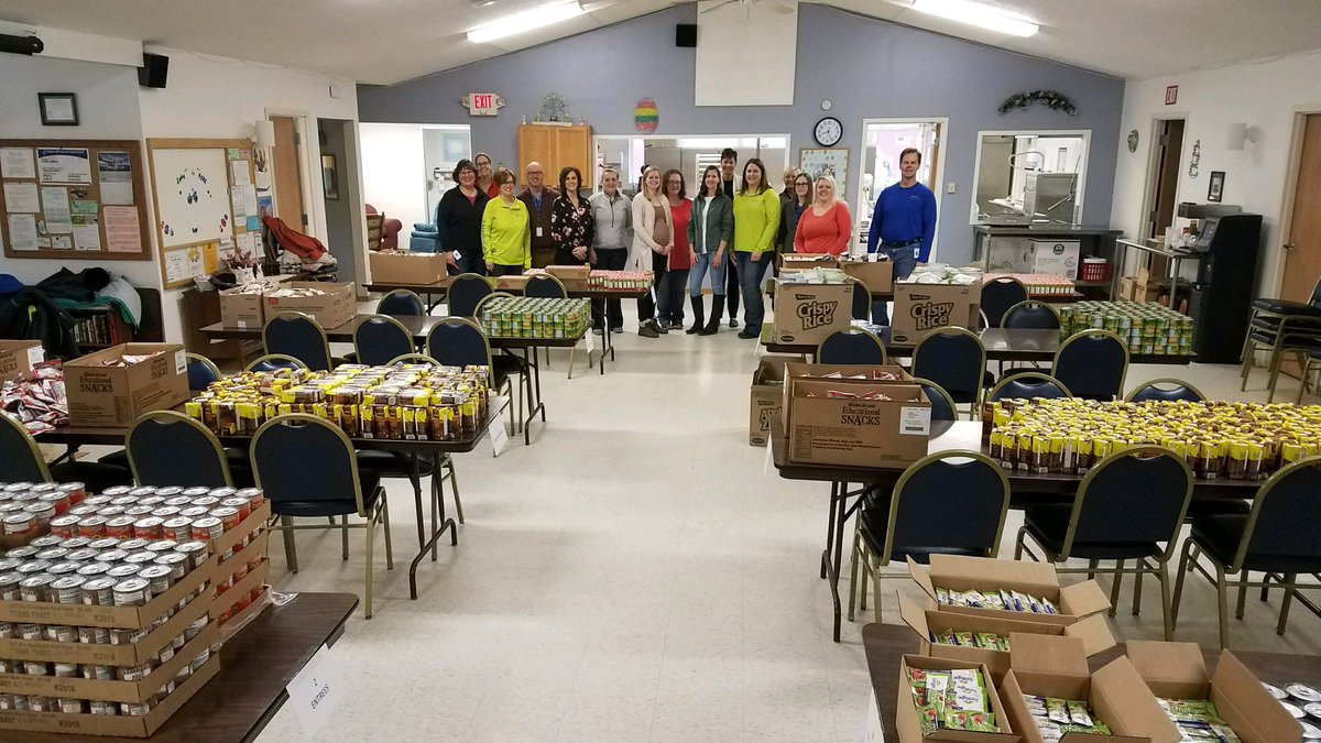 americanbus's tweet photo. Our team assembled 600 bags yesterday for the United Way's Backpack Attack initiative. These bags will be distributed by the area school district as weekend meals for kids in need. Thank you to everyone involved! ♥️ #backpackattack #community #unitedway https://t.co/33HQUCJD2X